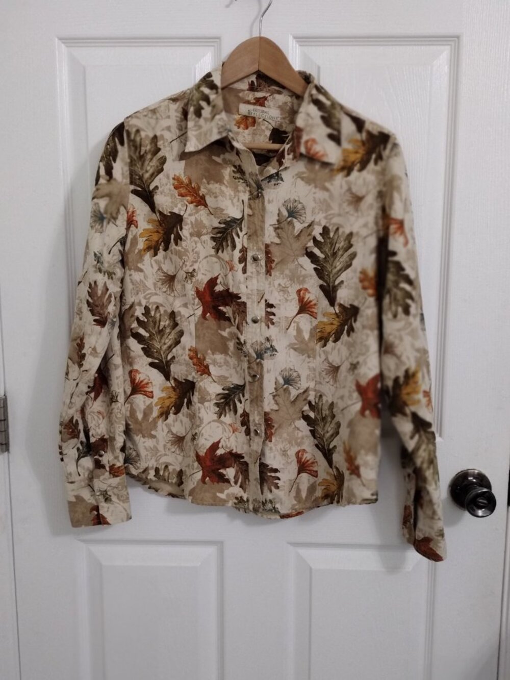 Natural Reflections Fall Leaves Button Front Blouse Women’s Neutral Autumn Top - Picture 3 of 8